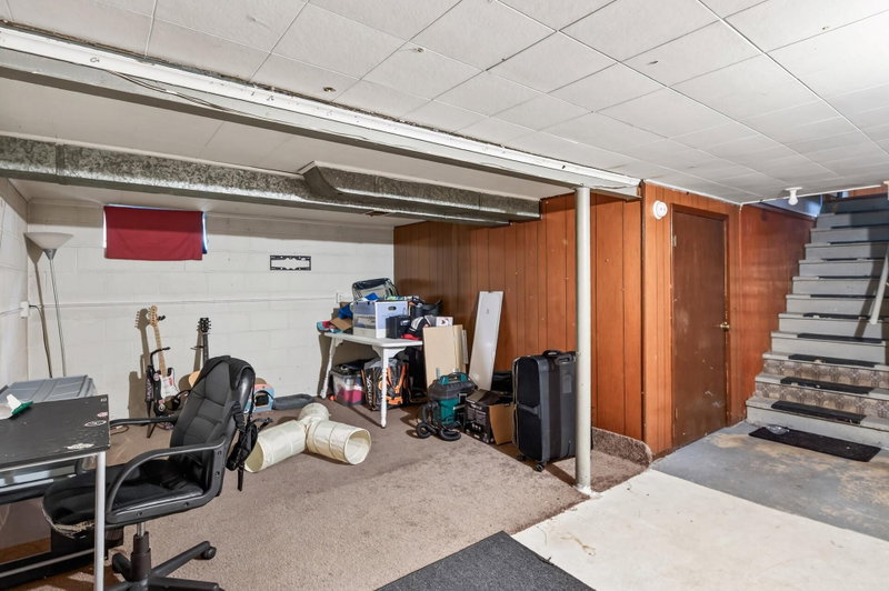 913 Russell Street - Photo 10