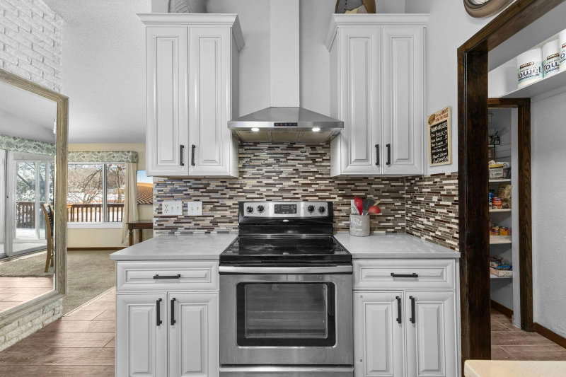 13641 Heather Street NW - Photo 12