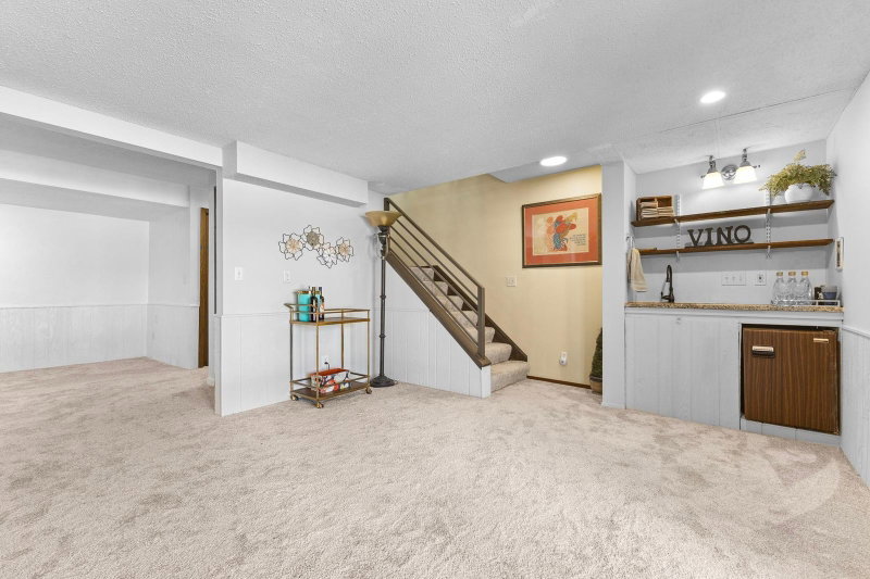 13641 Heather Street NW - Photo 31