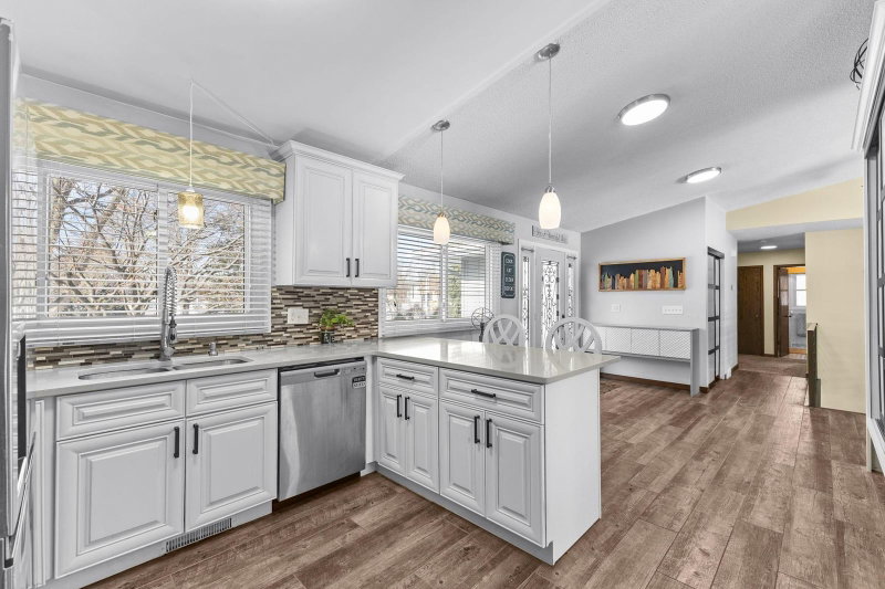 13641 Heather Street NW - Photo 9