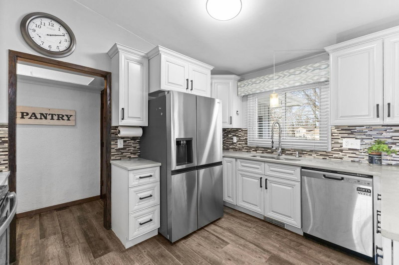 13641 Heather Street NW - Photo 10