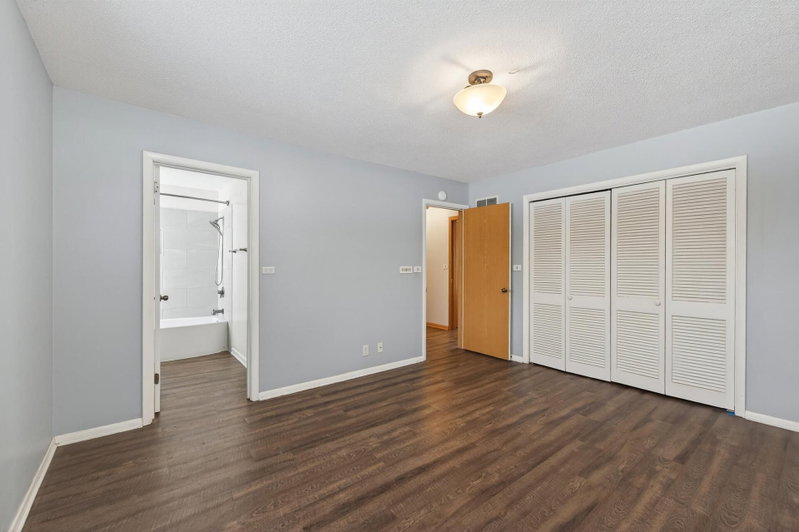 2216 Orwell Court N - Photo 18