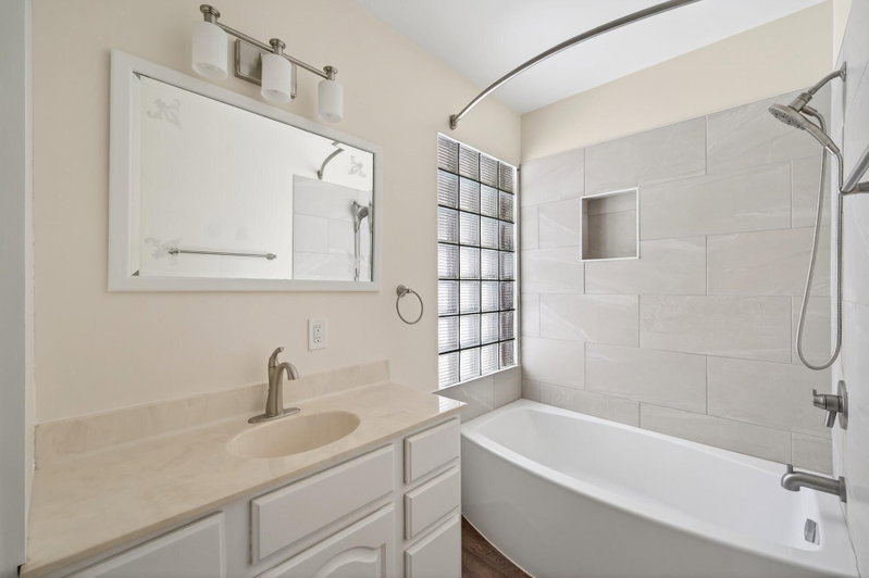 2216 Orwell Court N - Photo 20