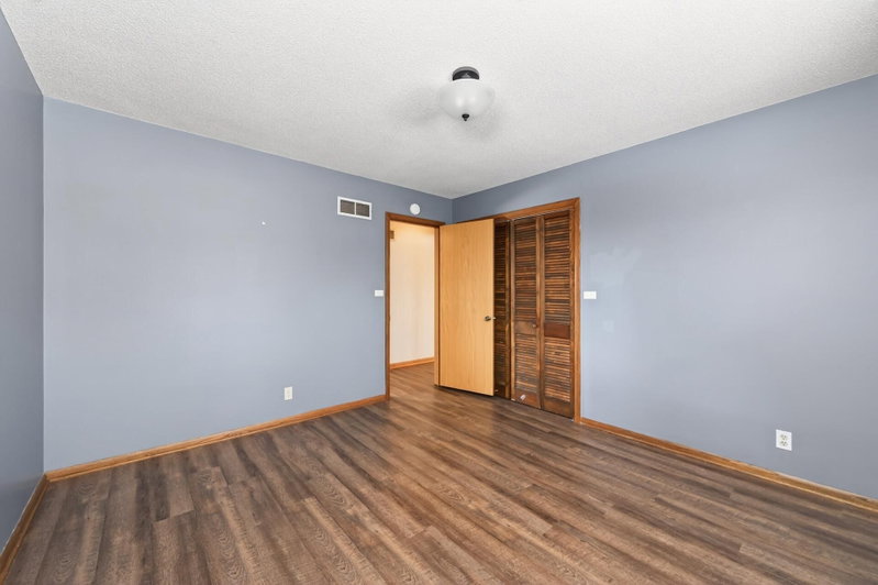 2216 Orwell Court N - Photo 24