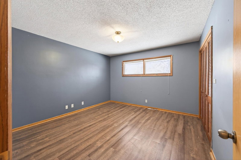 2216 Orwell Court N - Photo 25