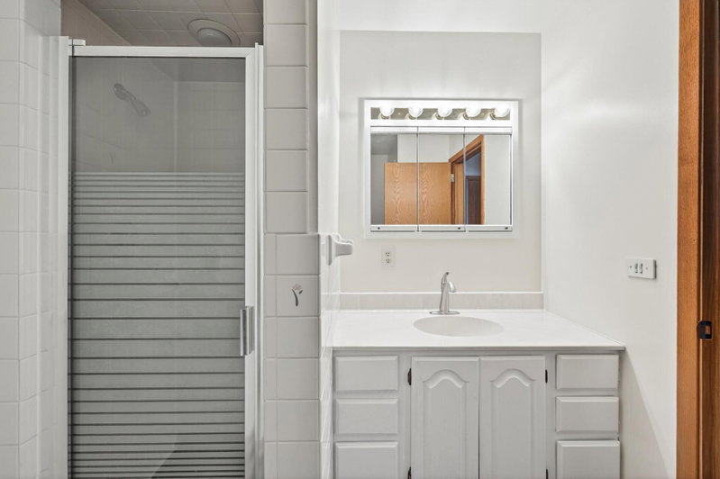 2216 Orwell Court N - Photo 27