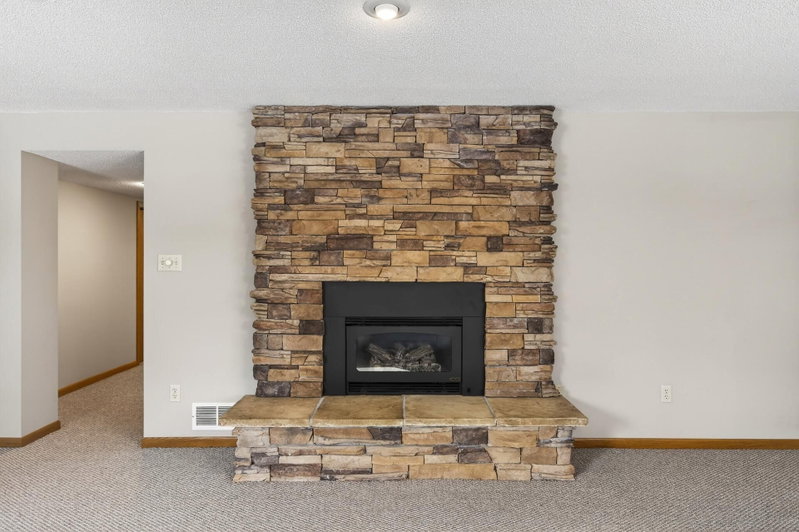 2216 Orwell Court N - Photo 29