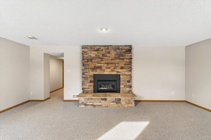 2216 Orwell Court N - Photo 30