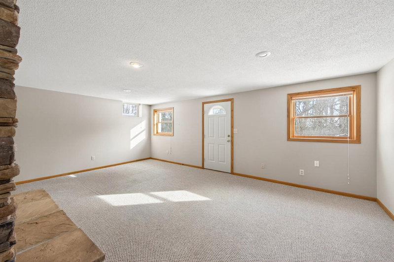 2216 Orwell Court N - Photo 32