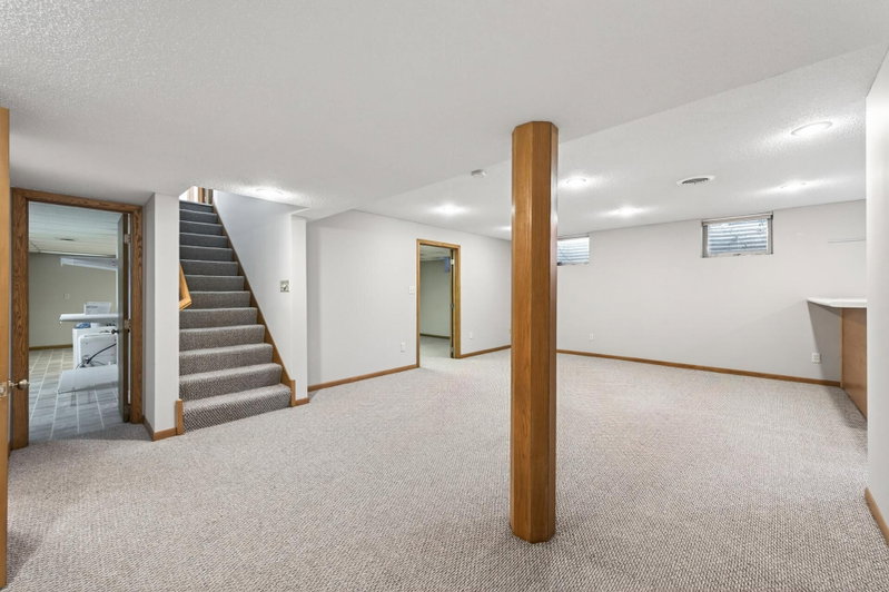 2216 Orwell Court N - Photo 34