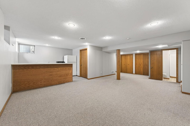 2216 Orwell Court N - Photo 36