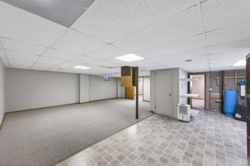2216 Orwell Court N - Photo 38