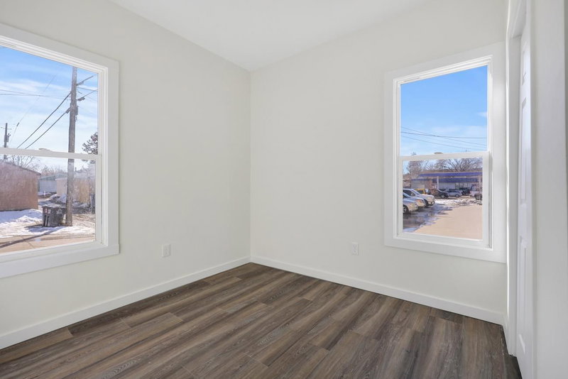 1537 E 38th Street - Photo 17