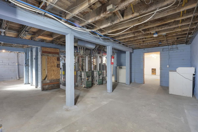 1537 E 38th Street - Photo 37