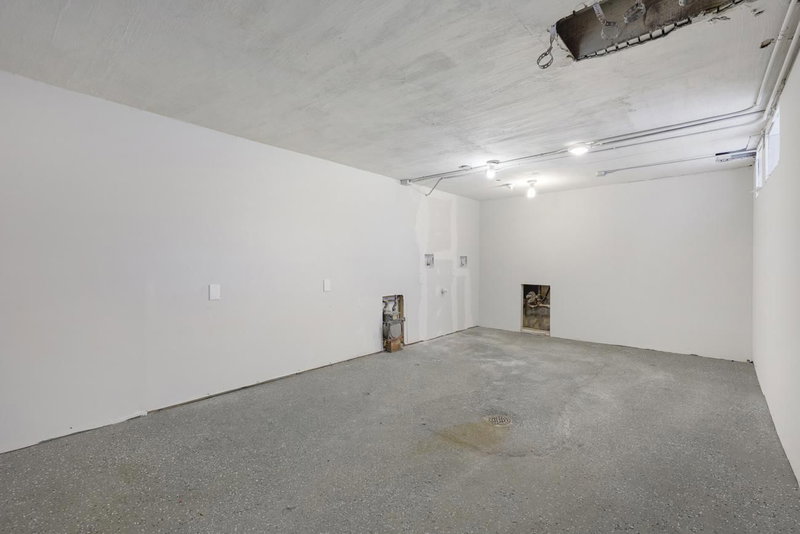1537 E 38th Street - Photo 38