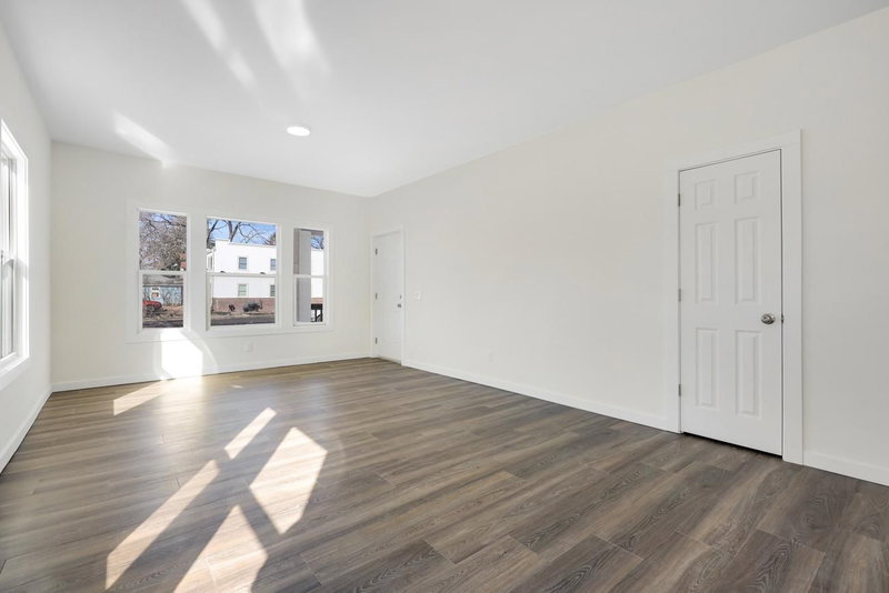 1537 E 38th Street - Photo 7