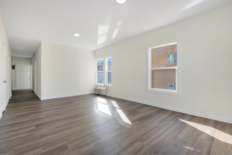 1537 E 38th Street - Photo 8