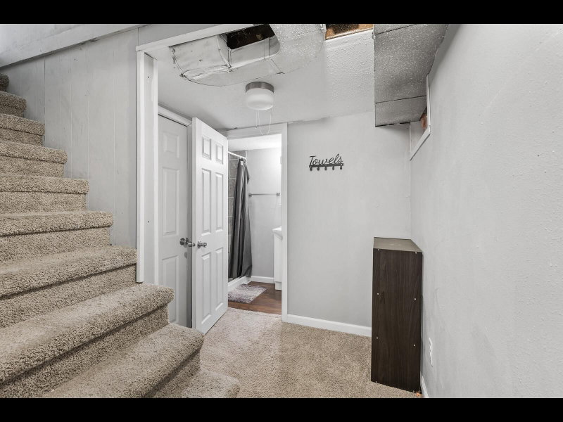 2631 Thomas Avenue N - Photo 17