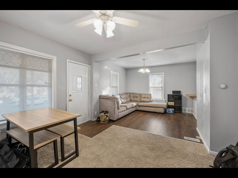2631 Thomas Avenue N - Photo 3