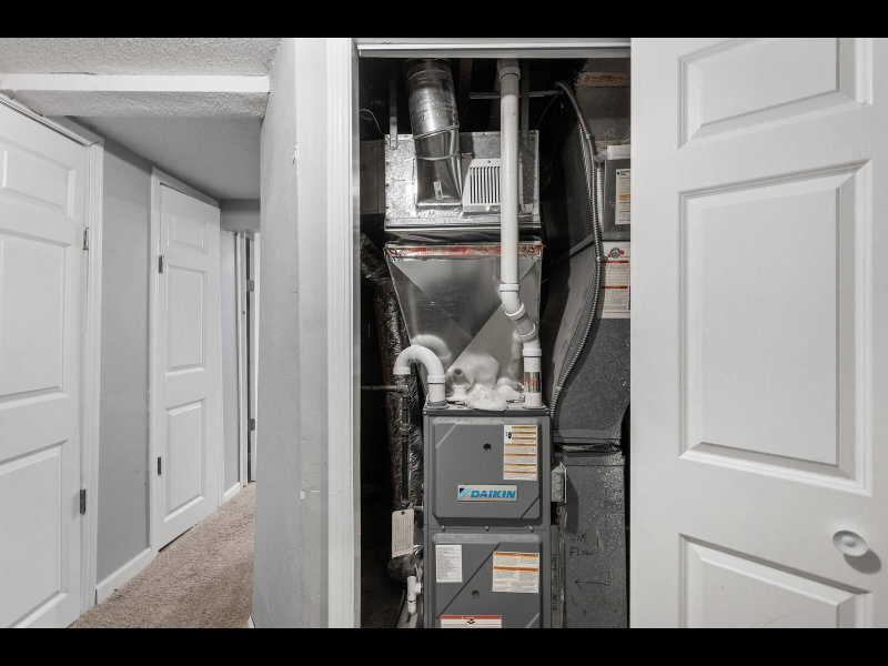 2631 Thomas Avenue N - Photo 21