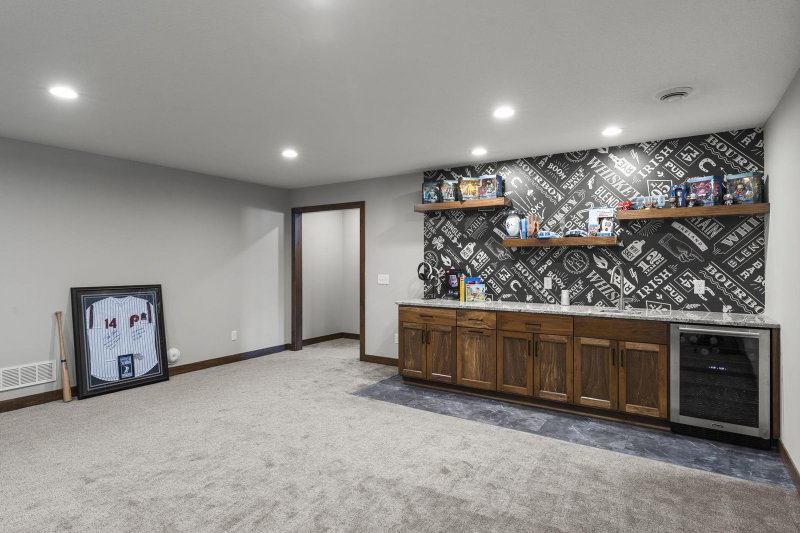 2251 Cleveland Avenue N - Photo 38