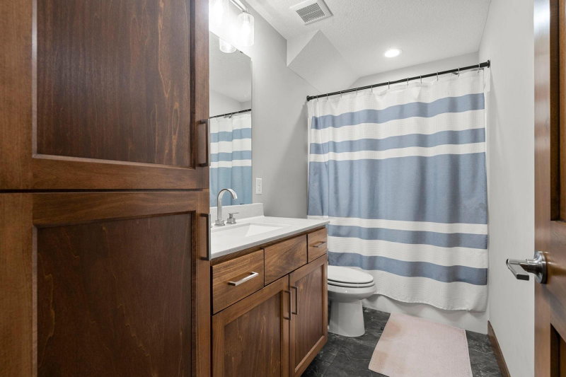 2251 Cleveland Avenue N - Photo 41