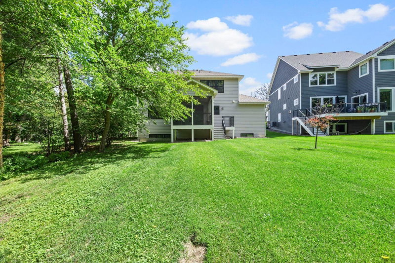 2251 Cleveland Avenue N - Photo 60