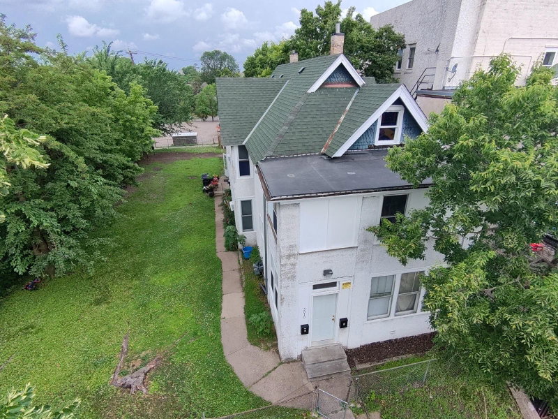 3010 15th Avenue S - Photo 2