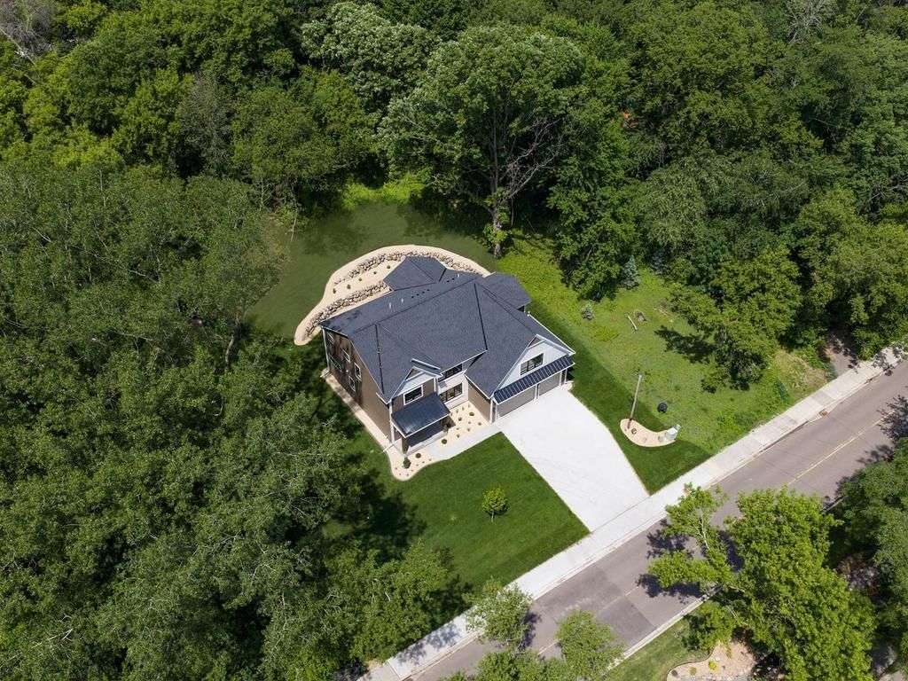 5034 Sparrow Road