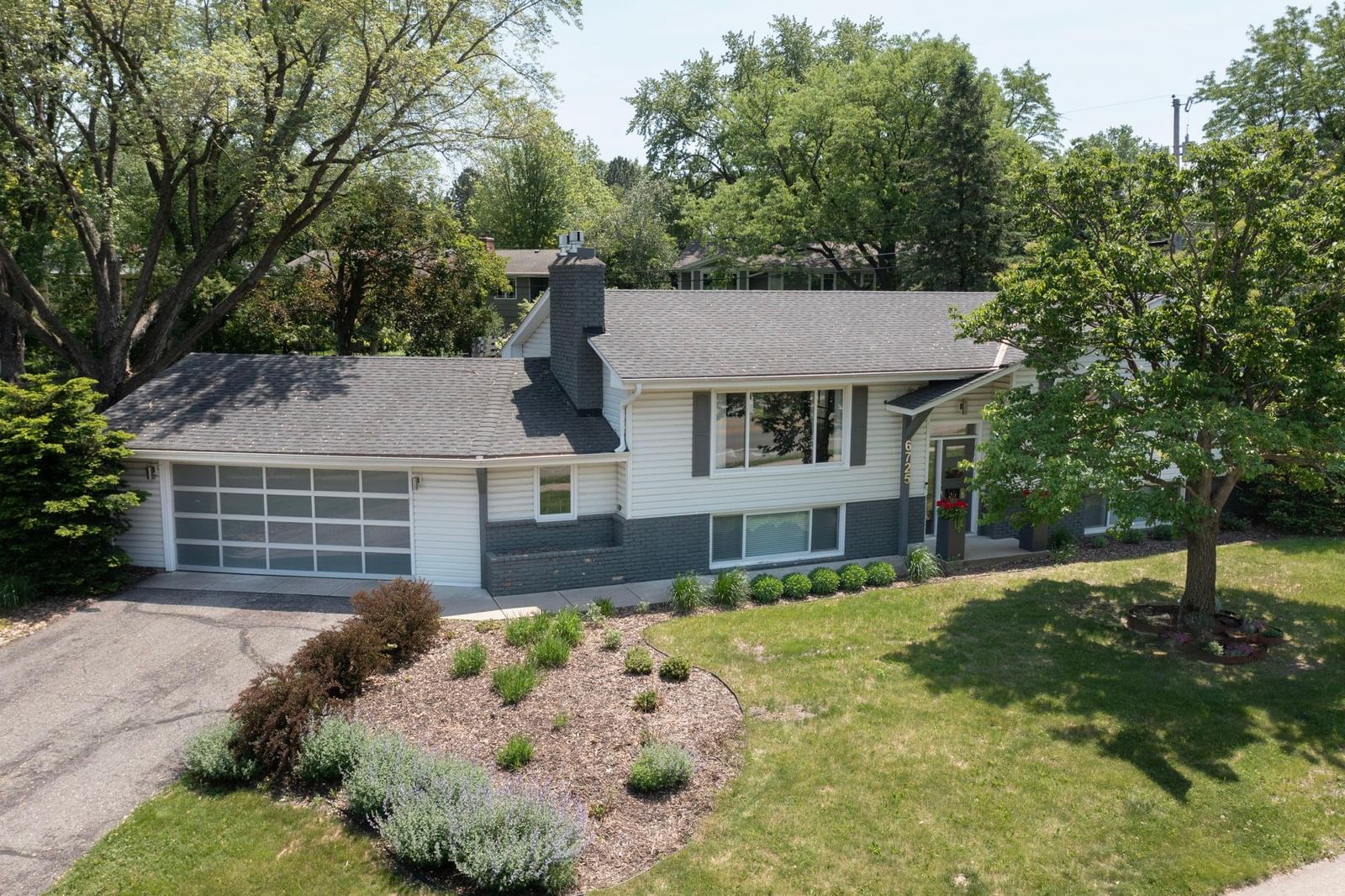 6725 Valley View Road