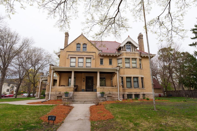 341 Dayton Avenue - Photo 2