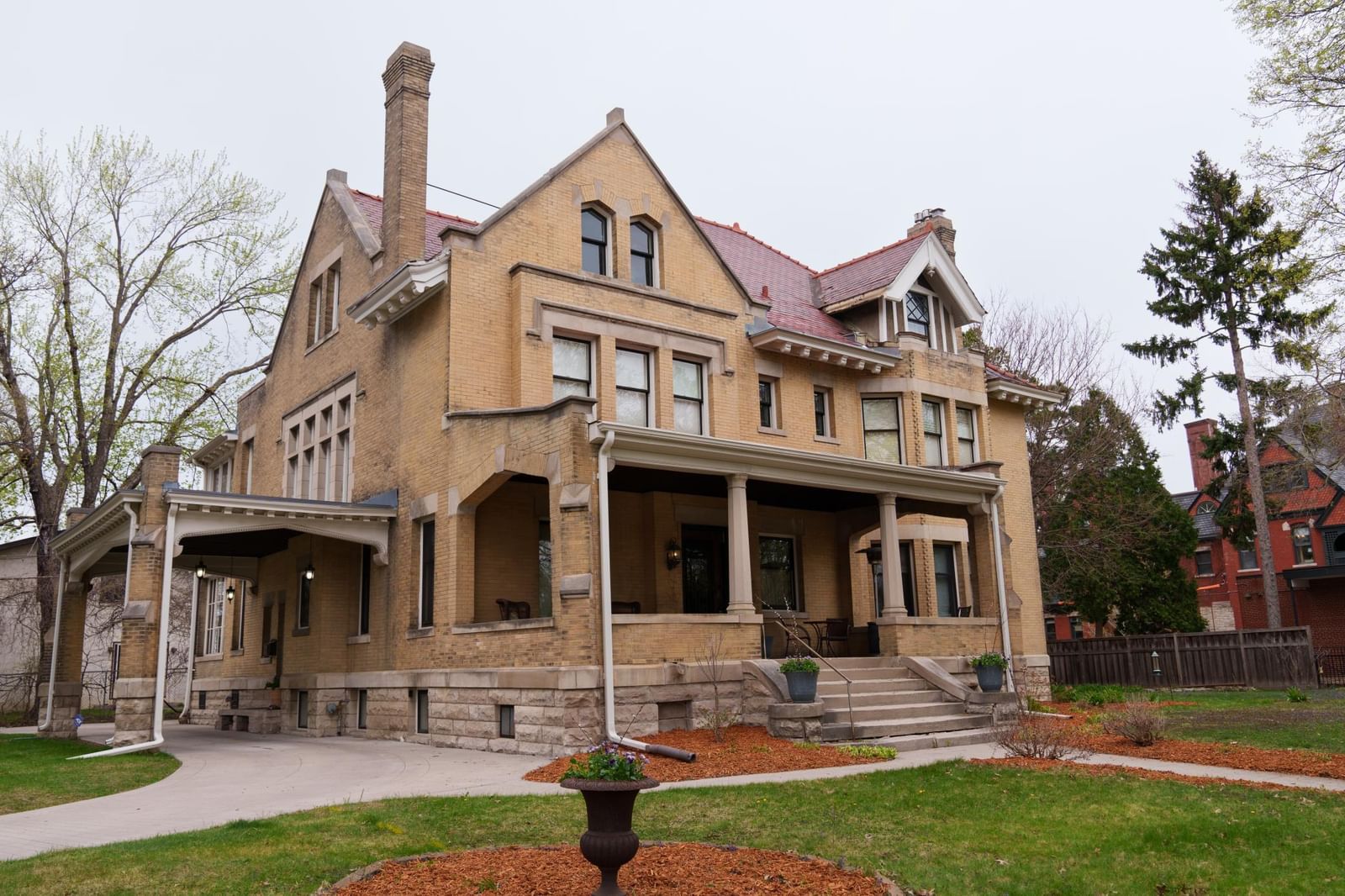 341 Dayton Avenue