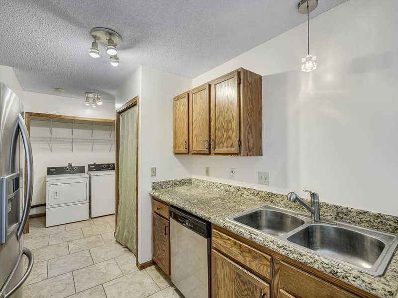 1120 Pecks Woods Drive - Photo 7