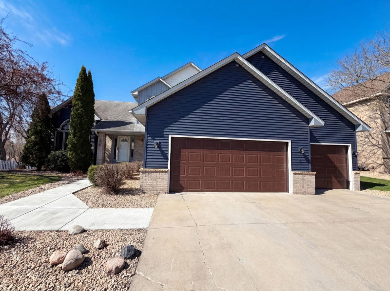 8433 Upland Lane N - Photo 31