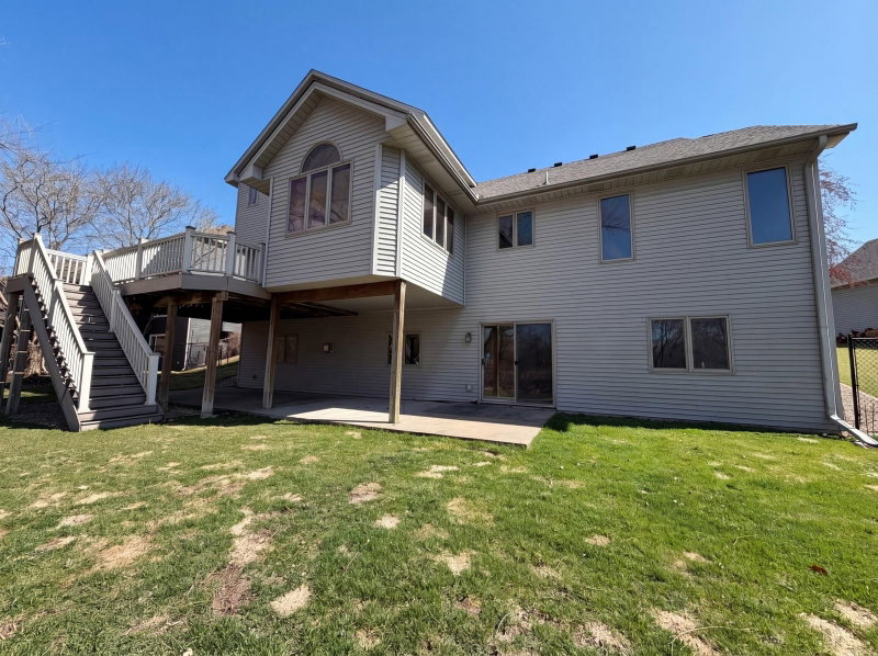 8433 Upland Lane N - Photo 5