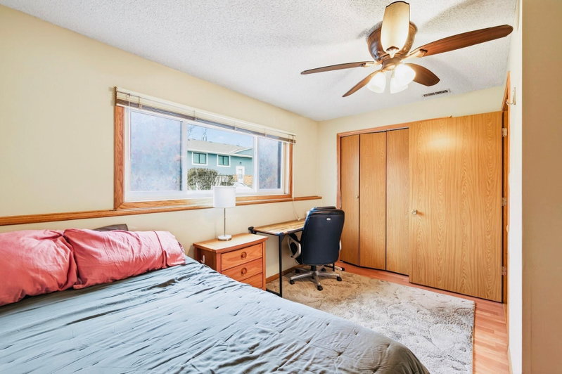 1272 Ferndale Street N - Photo 11
