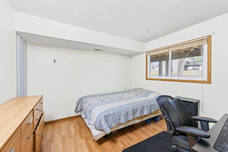 1272 Ferndale Street N - Photo 12