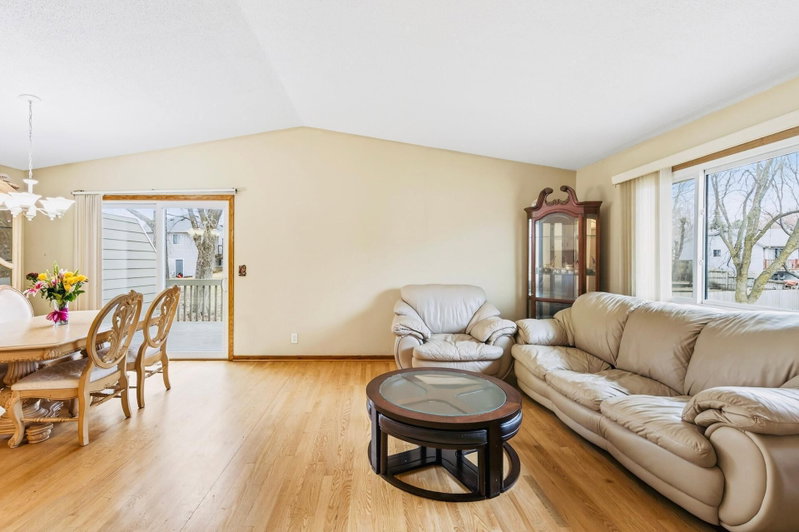 1272 Ferndale Street N - Photo 14