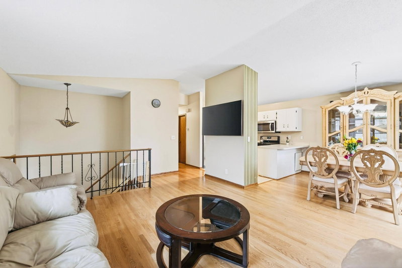 1272 Ferndale Street N - Photo 15