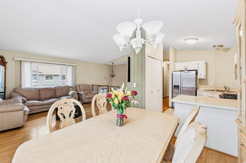 1272 Ferndale Street N - Photo 18