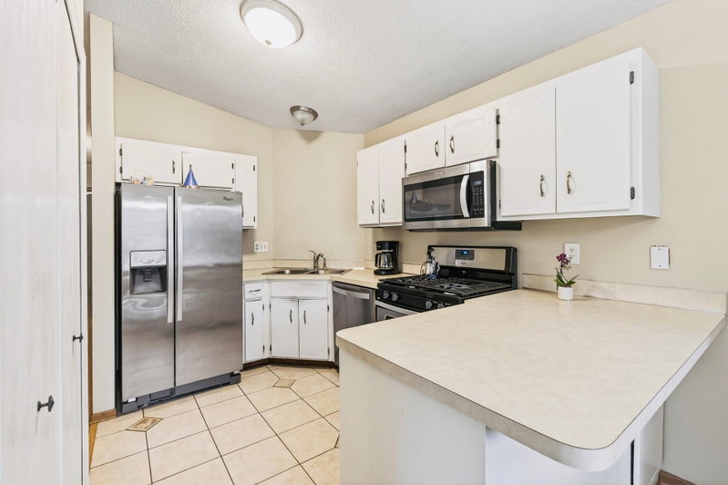 1272 Ferndale Street N - Photo 4