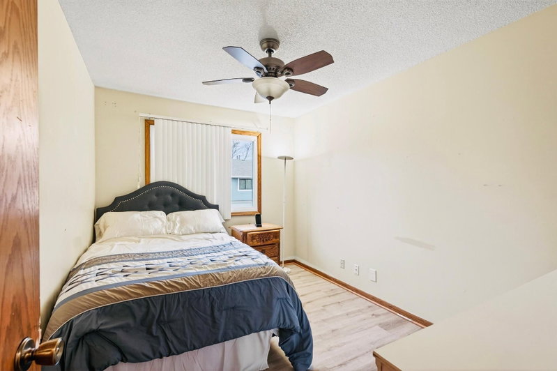 1272 Ferndale Street N - Photo 6