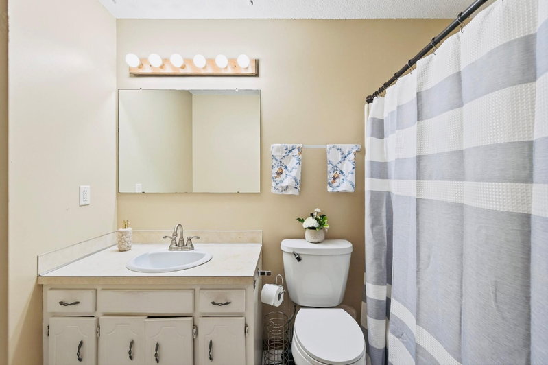 1272 Ferndale Street N - Photo 7