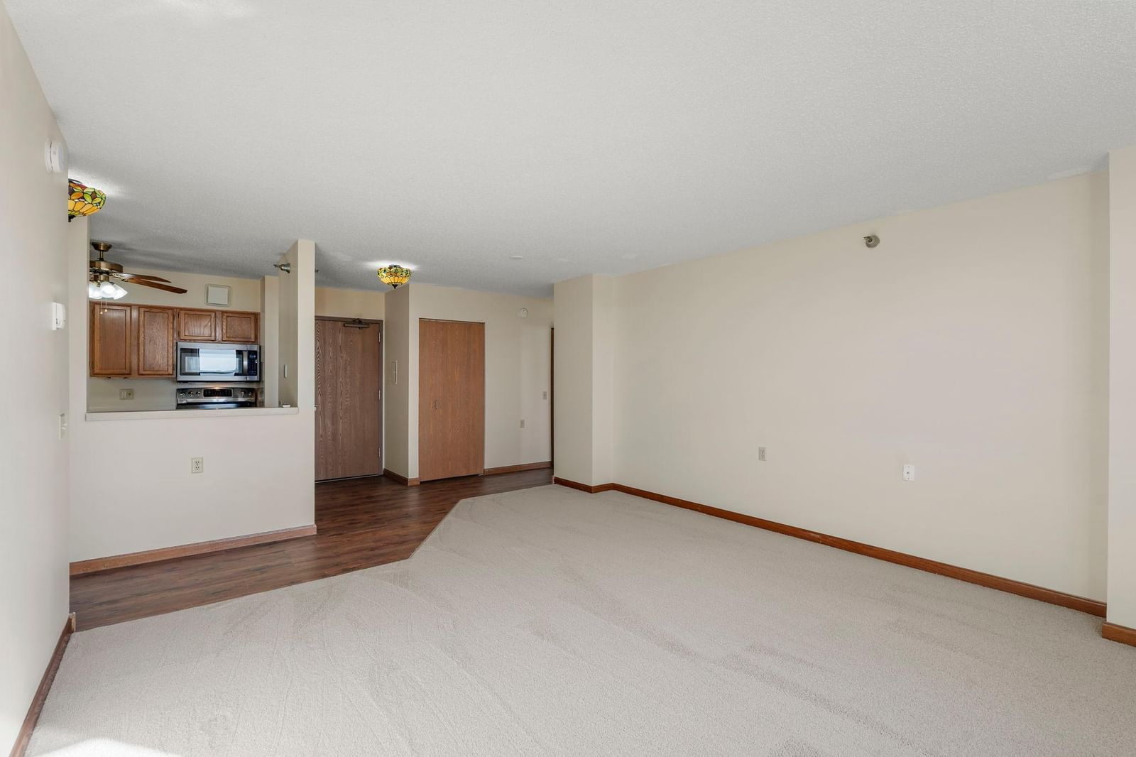 7600 Golden Valley Road #1004