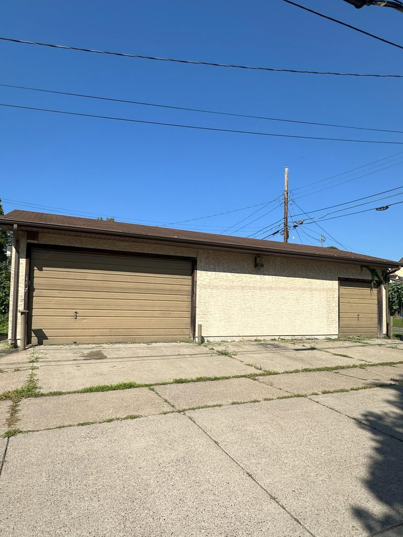 1237 5th Street E - Photo 2
