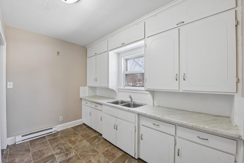 1237 5th Street E - Photo 12