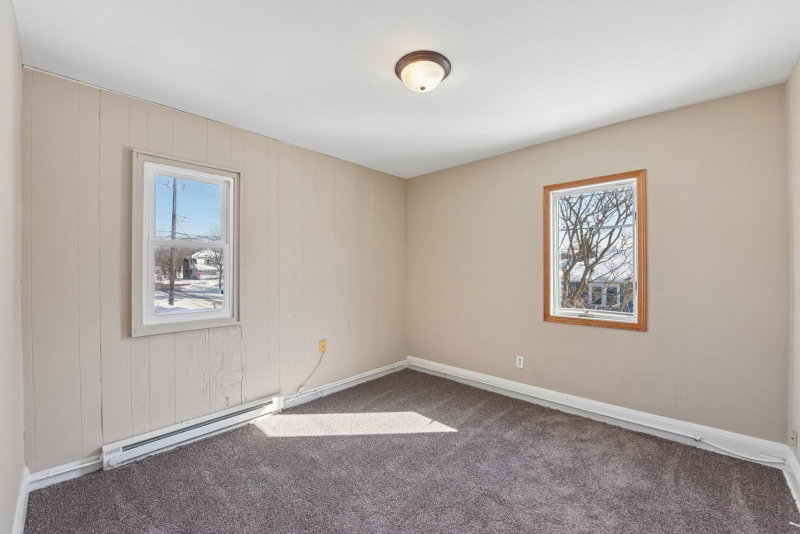 1237 5th Street E - Photo 15