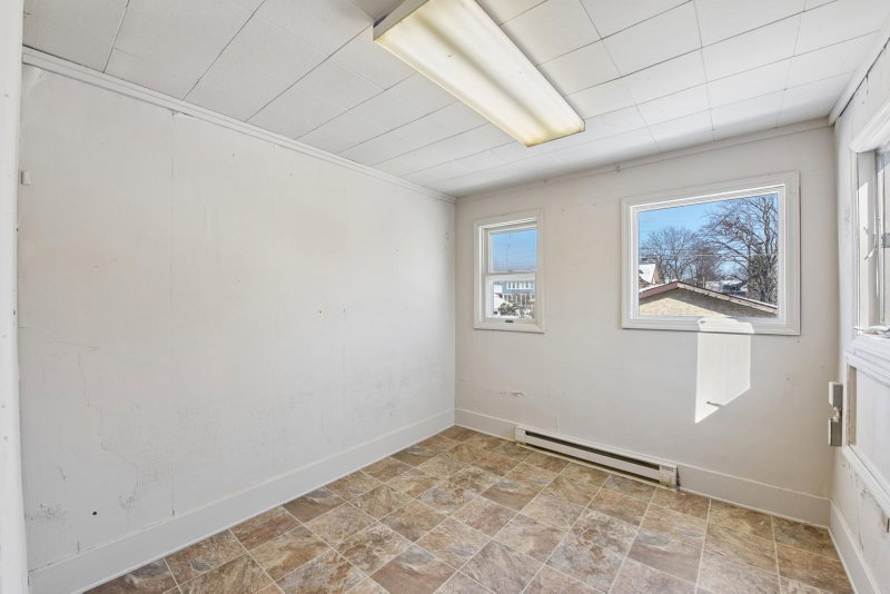 1237 5th Street E - Photo 17