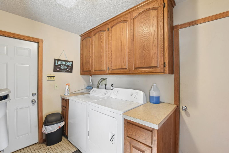 1237 5th Street E - Photo 19