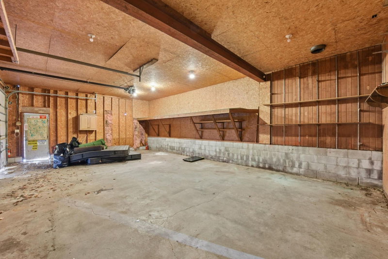 1237 5th Street E - Photo 20